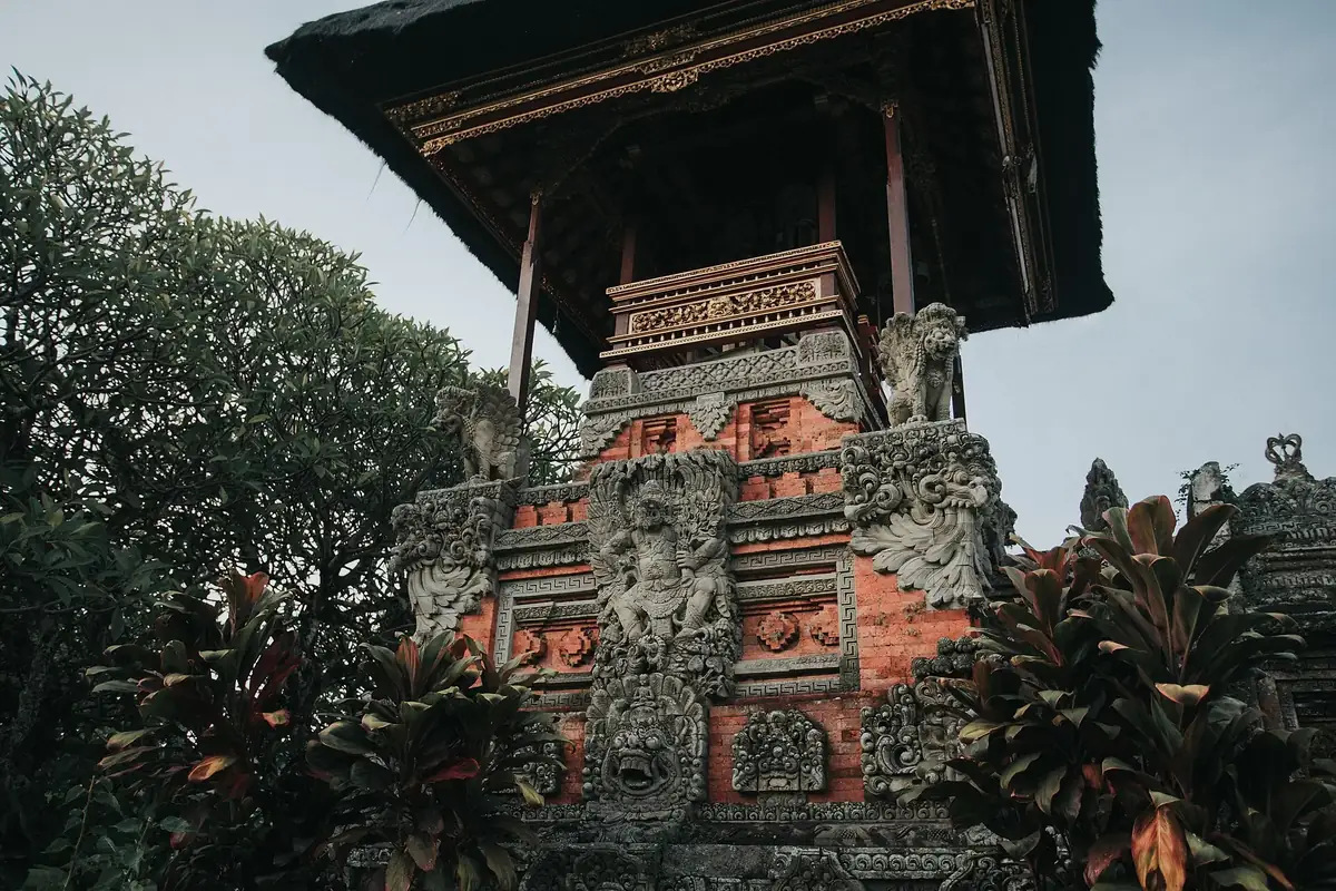 Balinese villa architecture. The buying process from offer to notaris to certificate