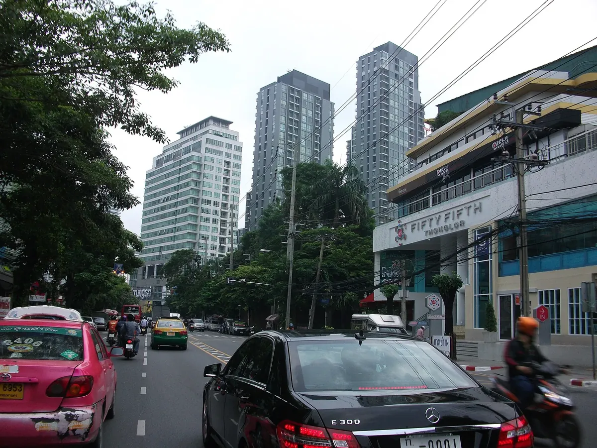 Condo towers rising over Soi Thonglor (Sukhumvit 55) — the top-ranked condo catchment in the Bangkok best-areas ranking