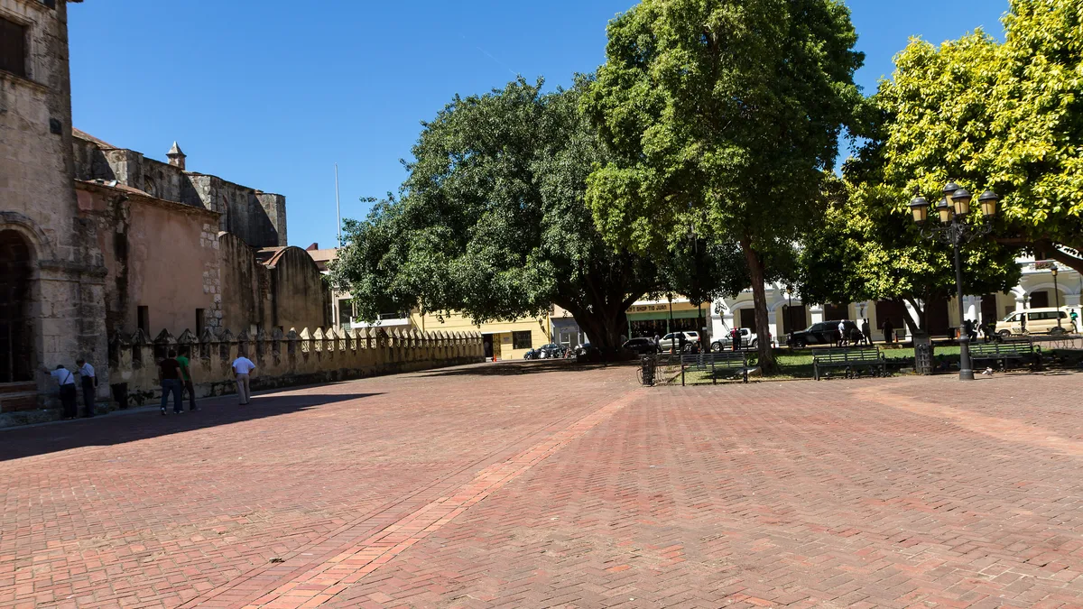 A plaza in Santo Domingo's Colonial Zone: the certificado de título in the Dominican Republic