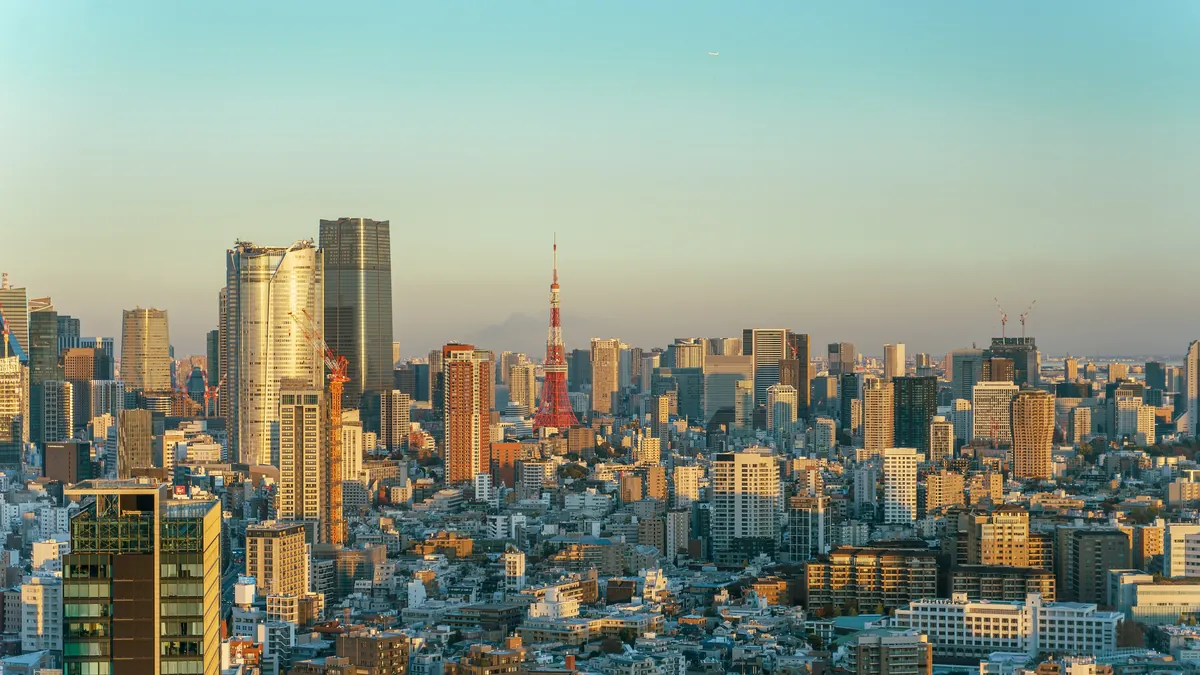 Tokyo skyline at dusk: acquisition tax, registration tax and commission on a Japanese purchase