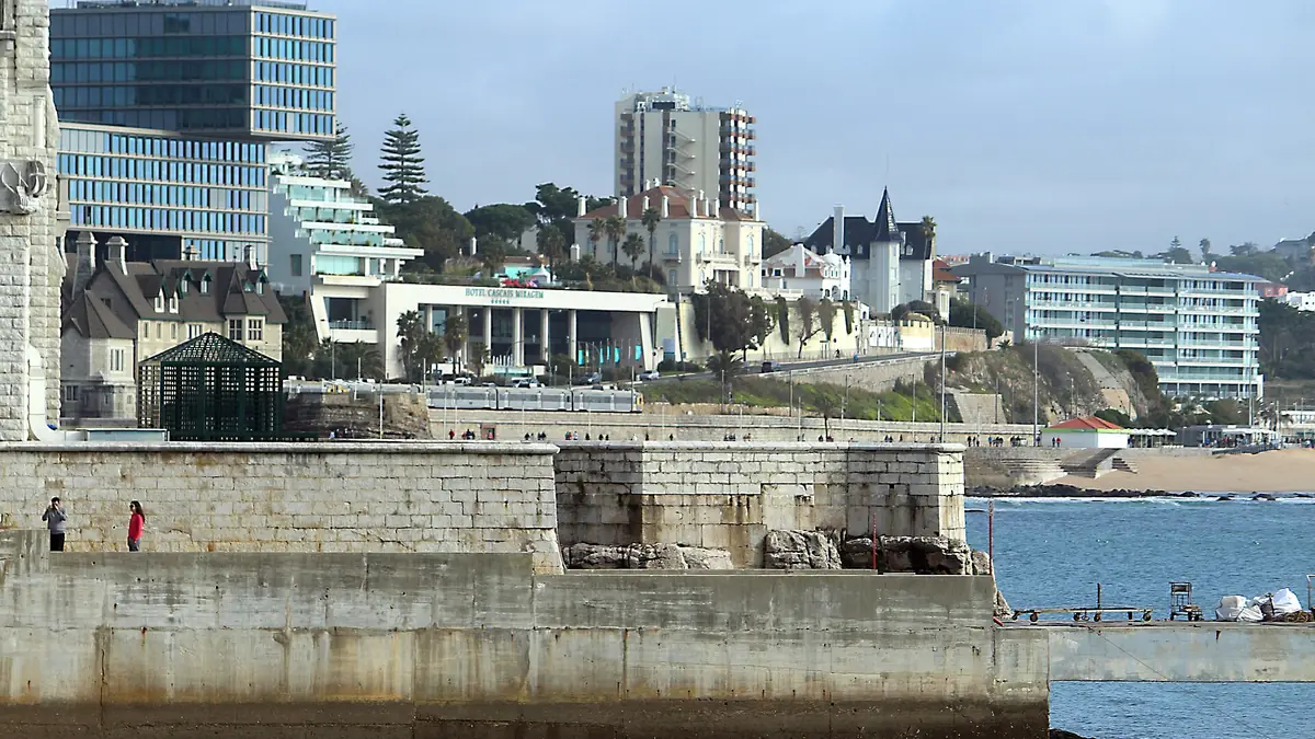 The coast between Cascais and Estoril
