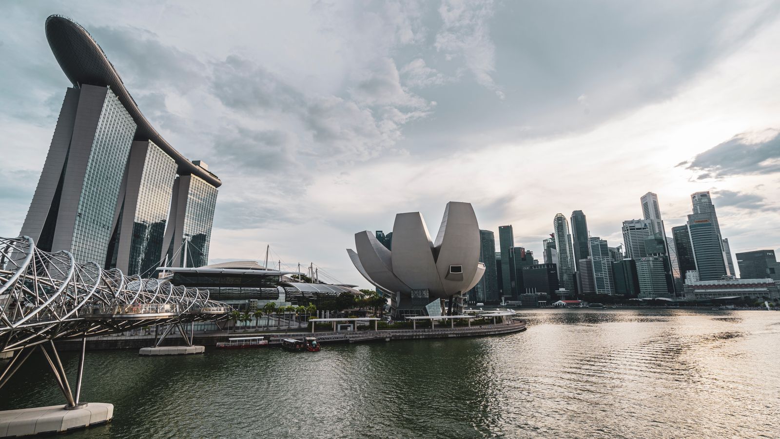 Singapore Marina Bay skyline, Singapore condo rental yield gross versus net