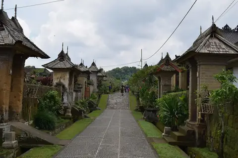 A Bali village — what off-plan villa marketing leaves out of the renderings